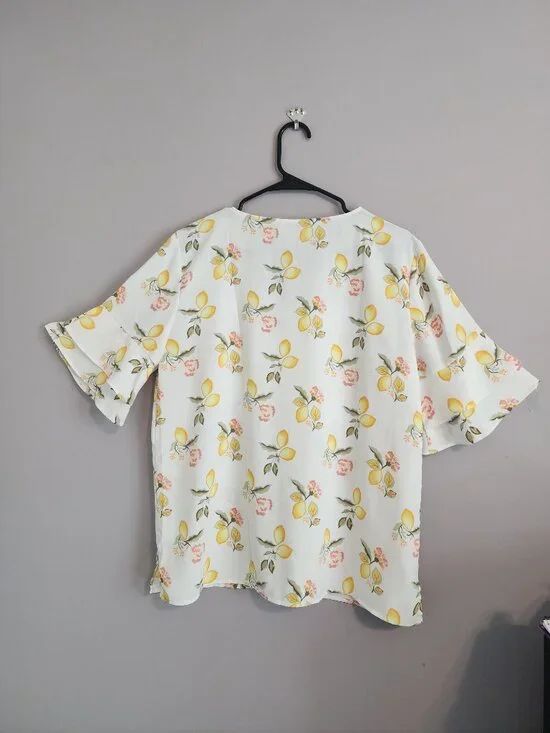 Loft Studio Lightweight Blouse with Colorful Lemon Design - Size Medium - Picture 7 of 10
